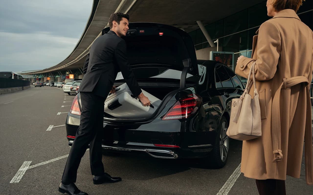 Airport pickup with luggage assistance